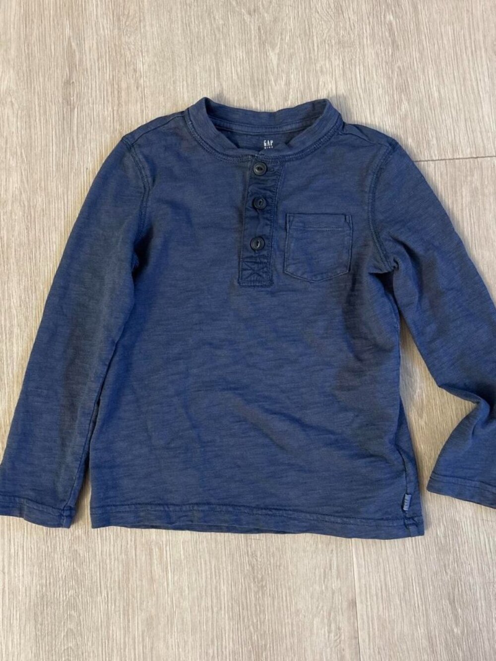 Gap Boys Navy Blue Long Sleeve Henley Shirt Pocket Size 4-5